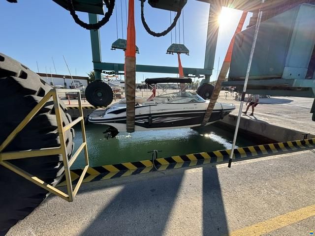 Rinker 246 BR Captiva Bowrider