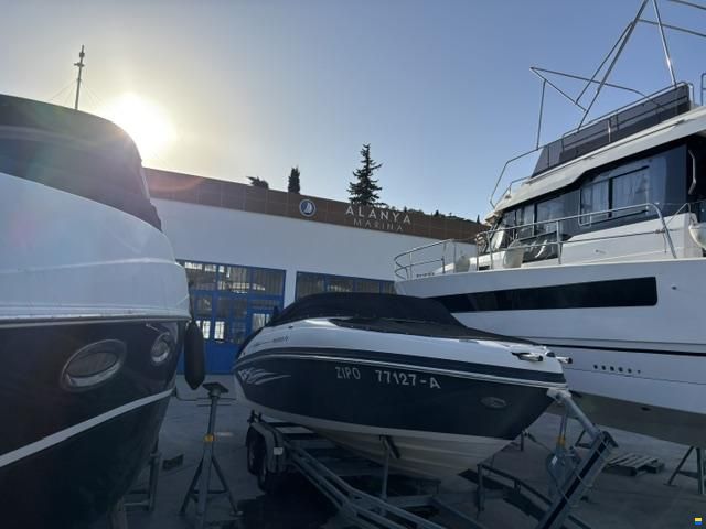 Rinker 246 BR Captiva Bowrider