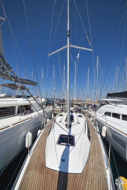 Bavaria CRUISER 37