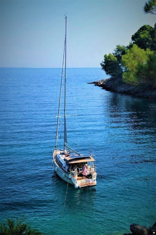 Bavaria CRUISER 37