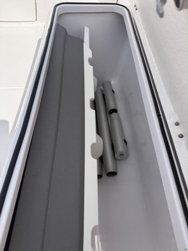 Axopar 28 Cabin