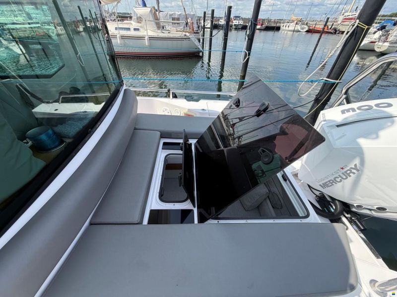 Axopar 28 Cabin