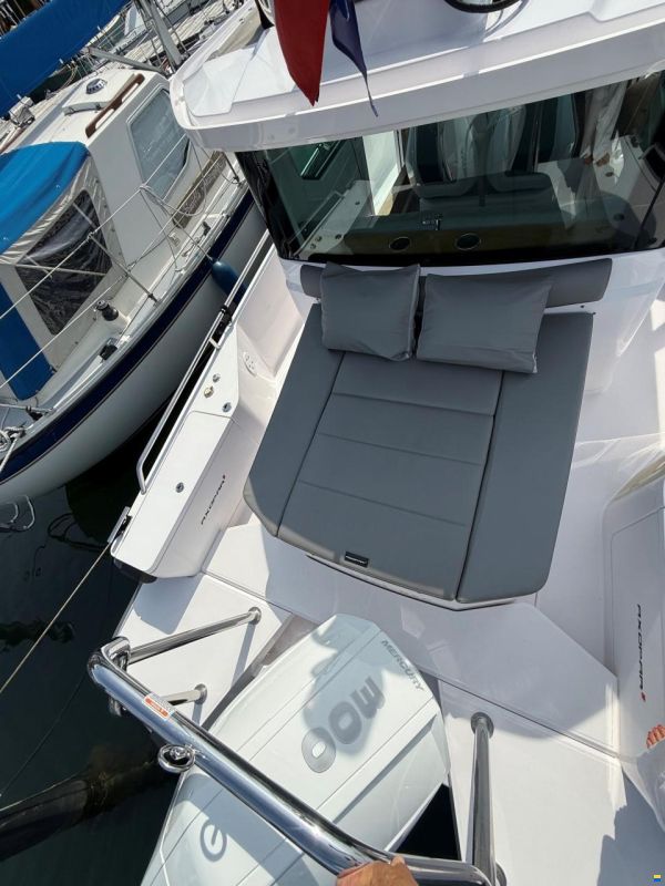 Axopar 28 Cabin