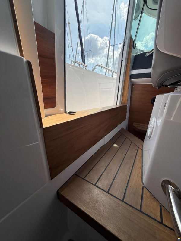 Axopar 28 Cabin