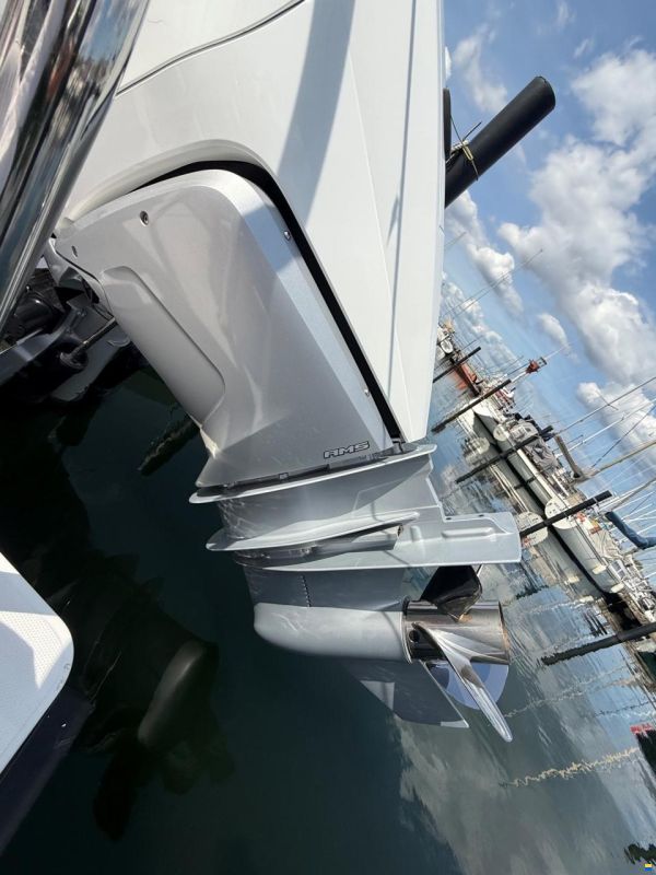 Axopar 28 Cabin