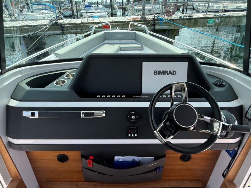 Axopar 28 Cabin