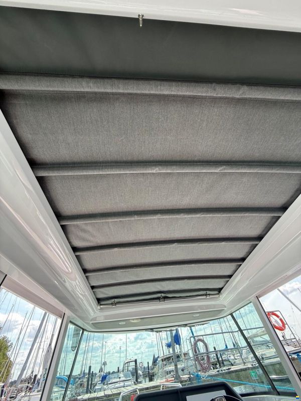 Axopar 28 Cabin