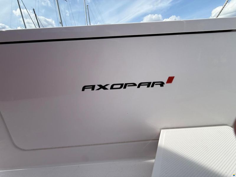 Axopar 28 Cabin
