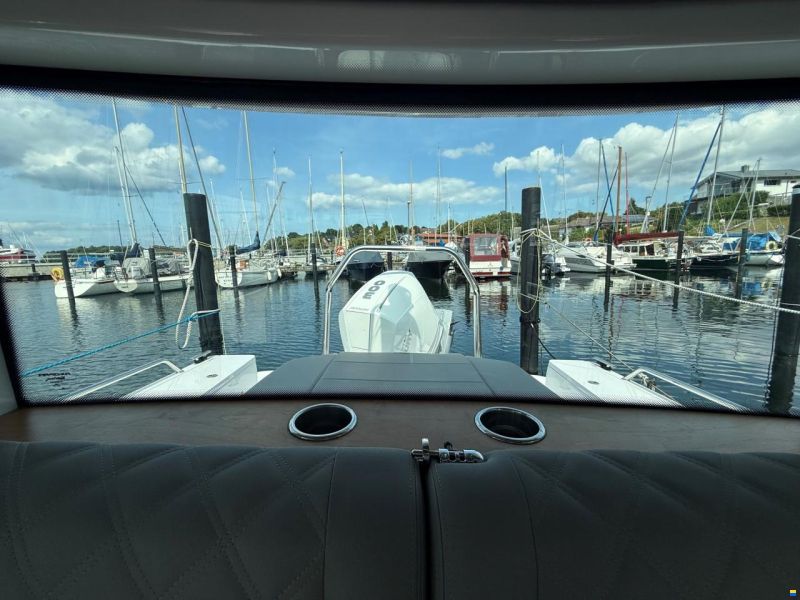 Axopar 28 Cabin