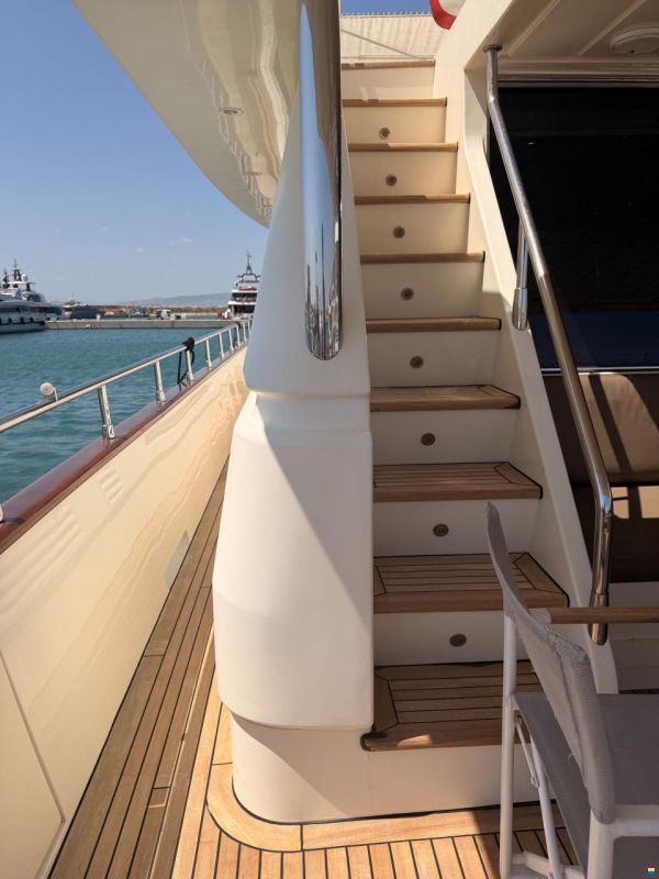 Falcon Yachts 86