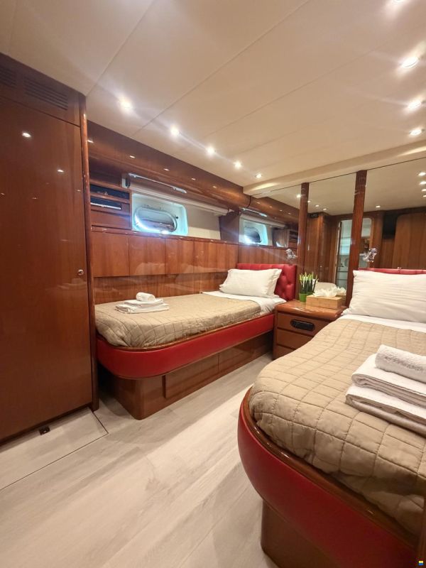 Falcon Yachts 86