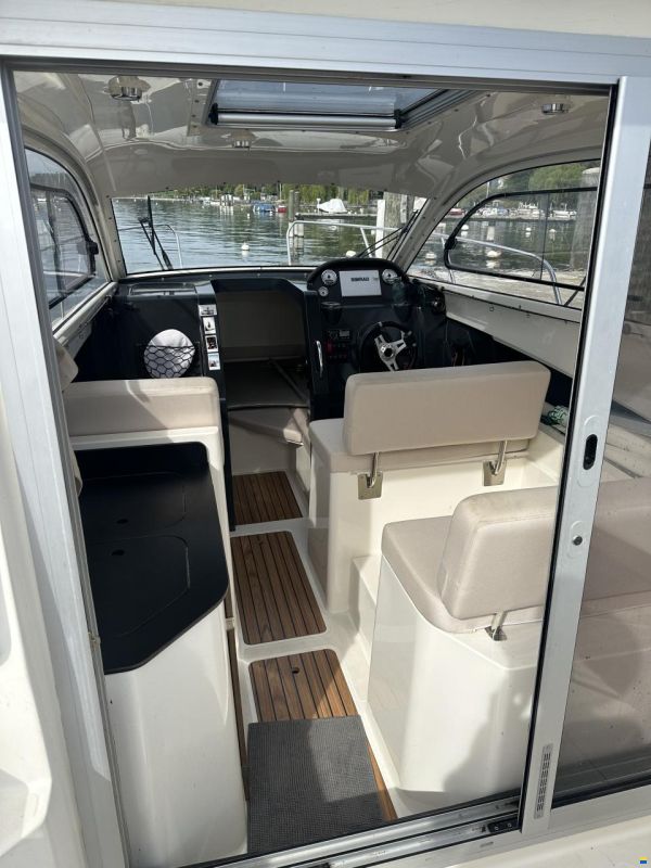 QuickSilver Activ 705 Cruiser