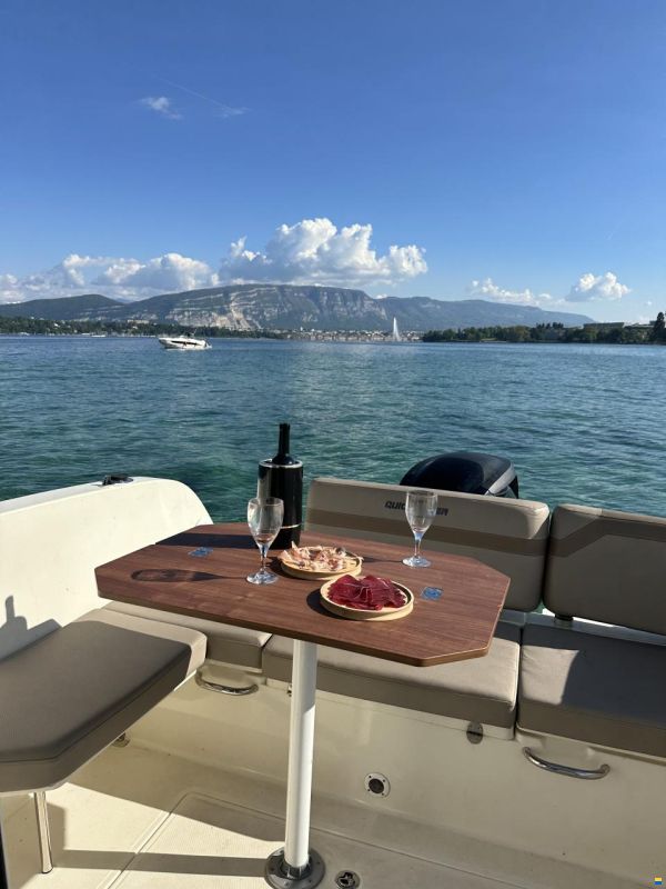 QuickSilver Activ 705 Cruiser