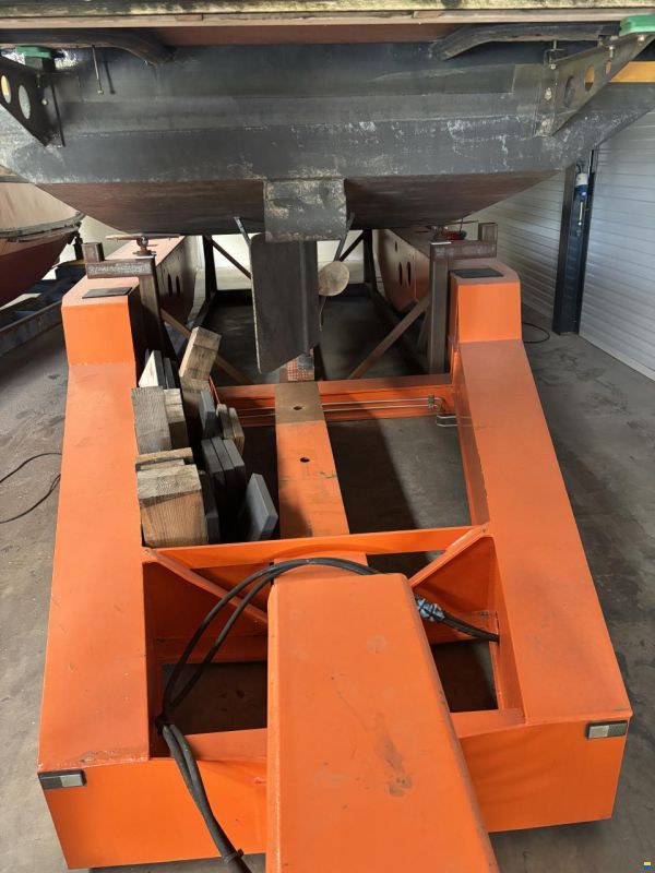 Hydraulische cradlekar, botenwagen