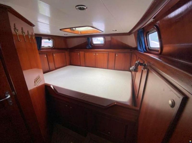 PROCHARTER P4