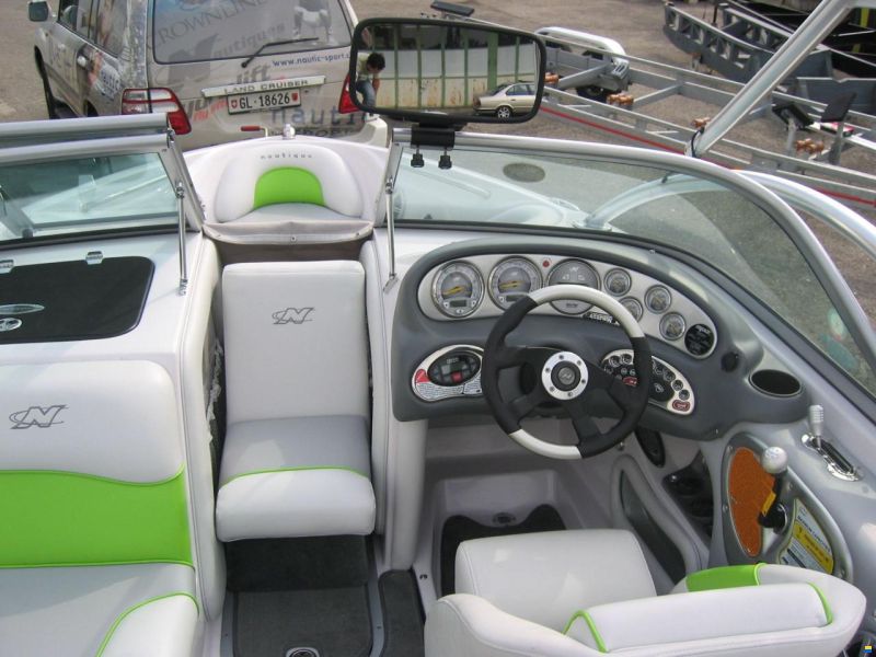 Correct Craft Nautique 211