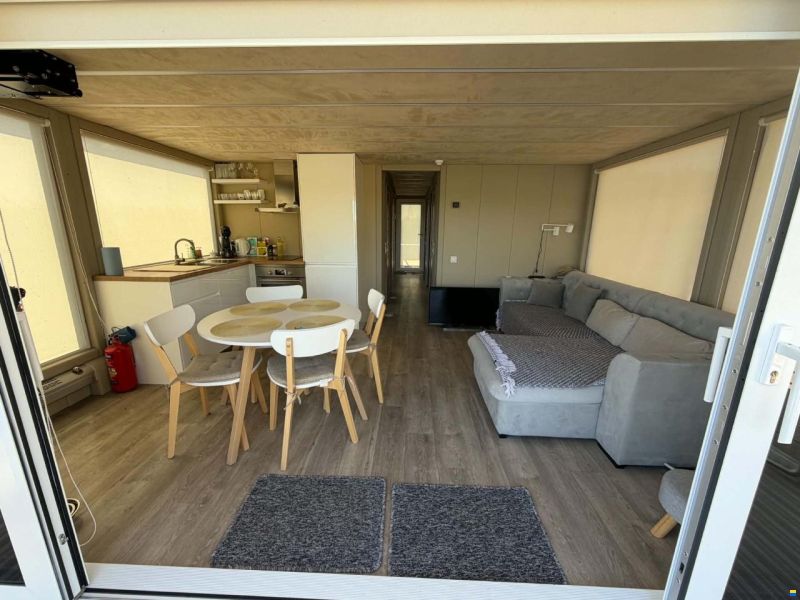 Houseboat Model 5000
