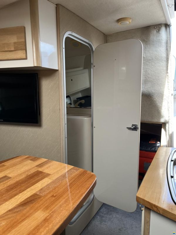 Maxum SCR2400