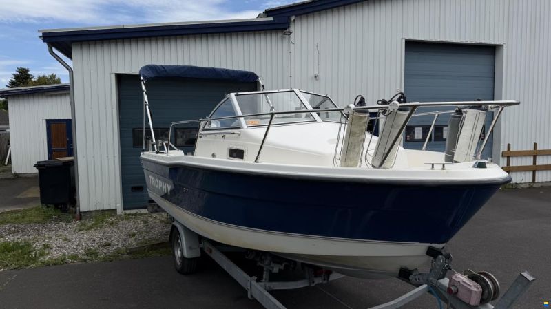 Bayliner Trophy