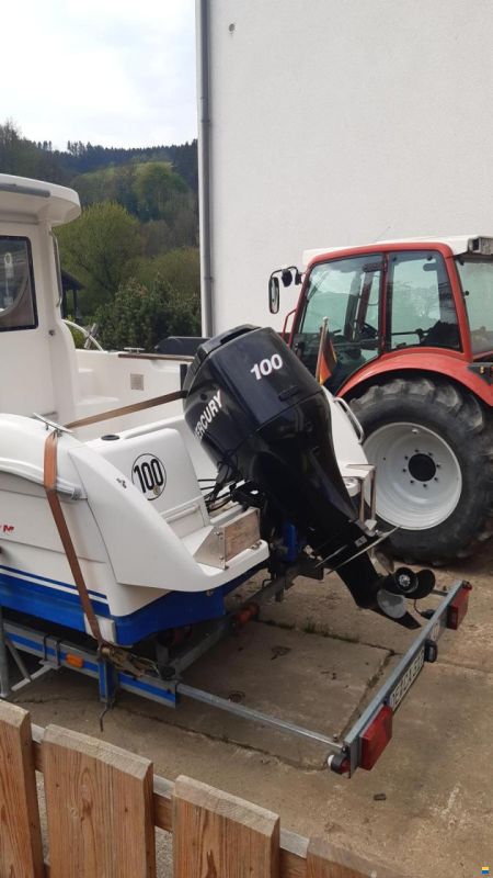 Quicksilver Pilothouse 635