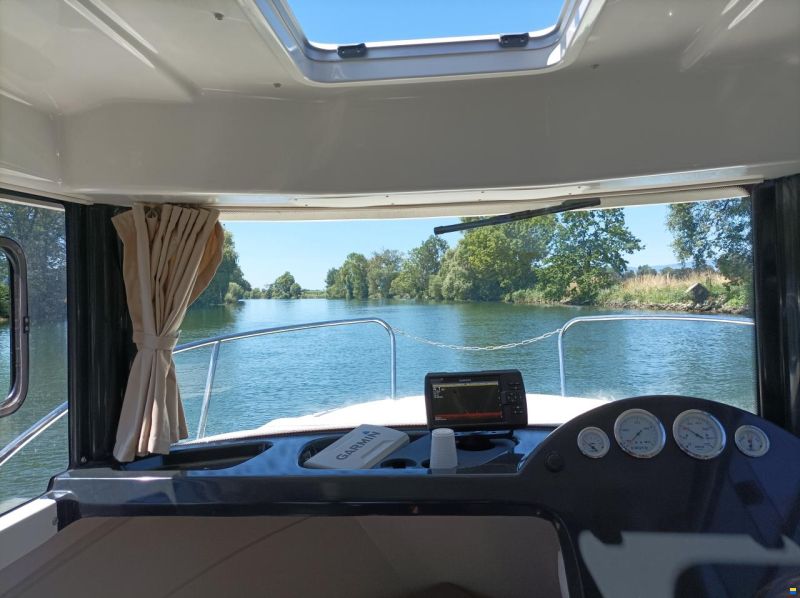 Quicksilver Pilothouse 555