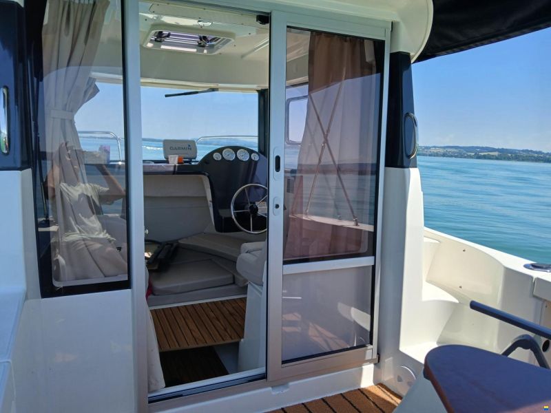 Quicksilver Pilothouse 555