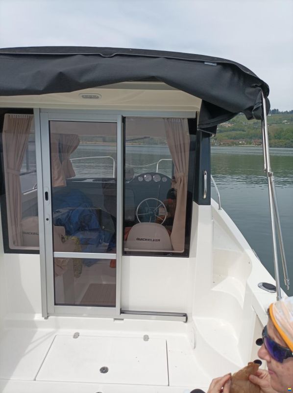 Quicksilver Pilothouse 555