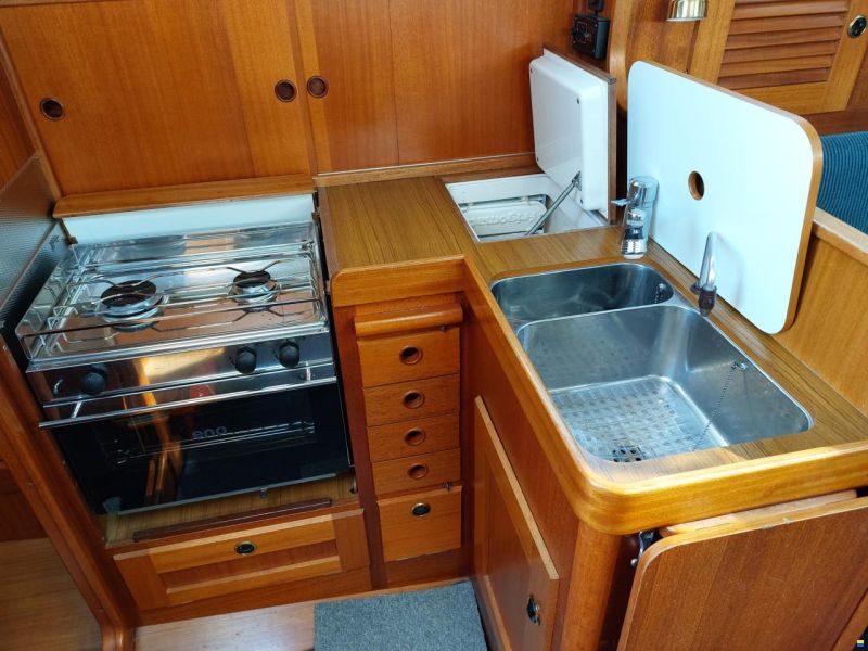 Hallberg-Rassy 34
