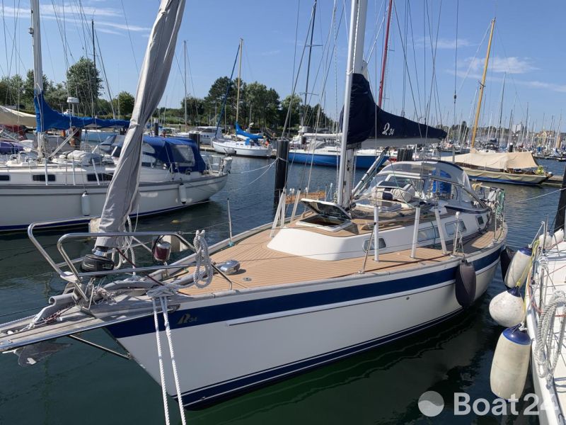 Hallberg-Rassy 34