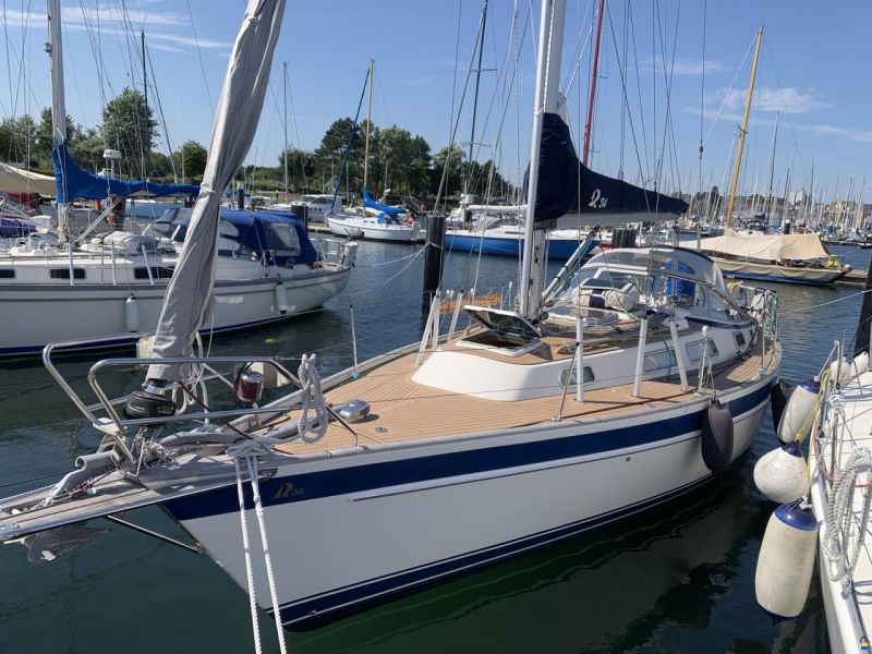 Hallberg-Rassy 34