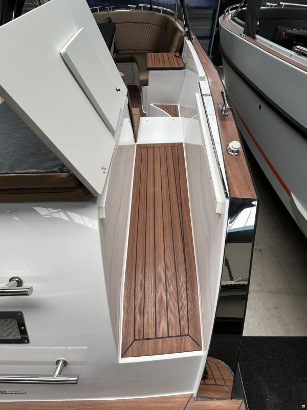 Maxima 630 Tender