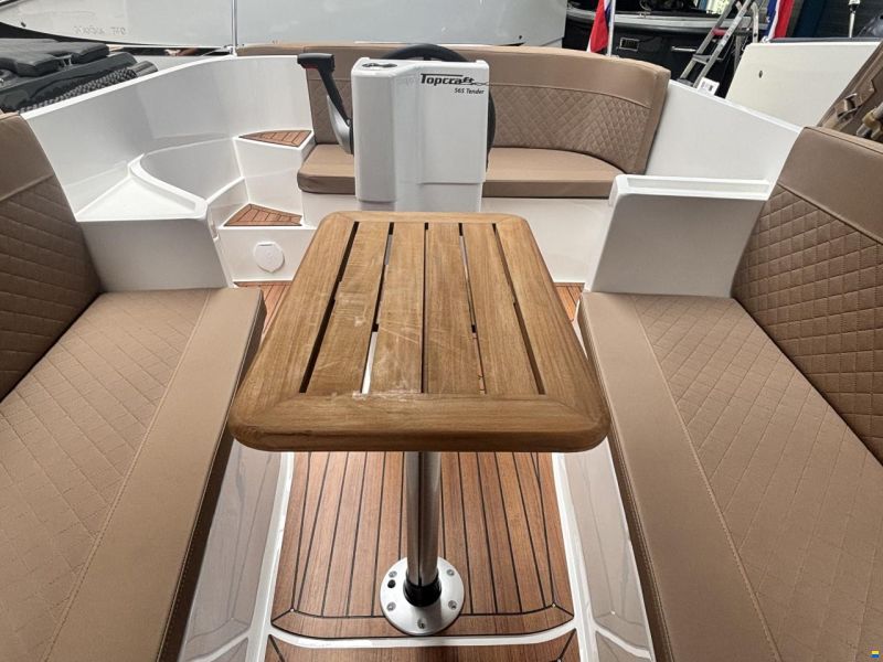Topcraft 565 Tender