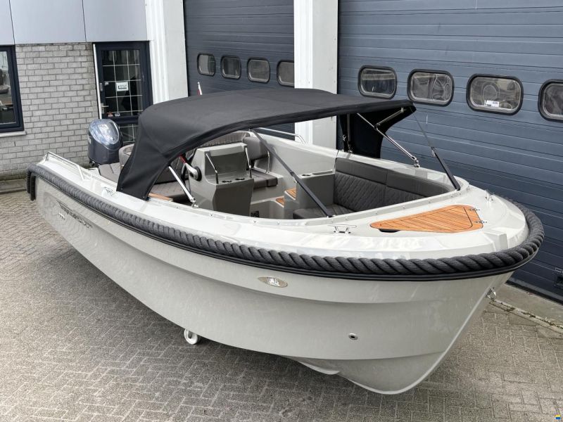 Topcraft 627 Tender