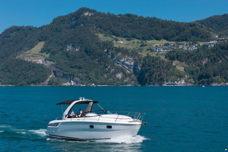 Bavaria S 28