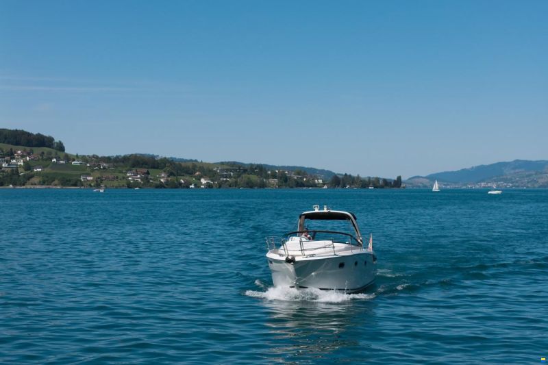 Bavaria S 28