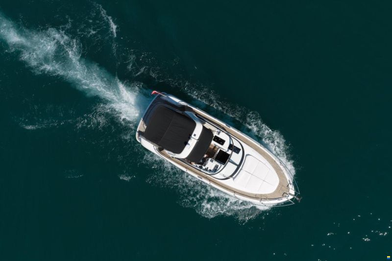 Bavaria S 28