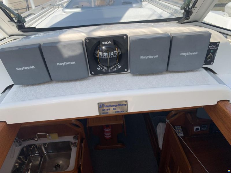 Hallberg-Rassy 34