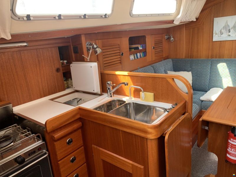 Hallberg-Rassy 34