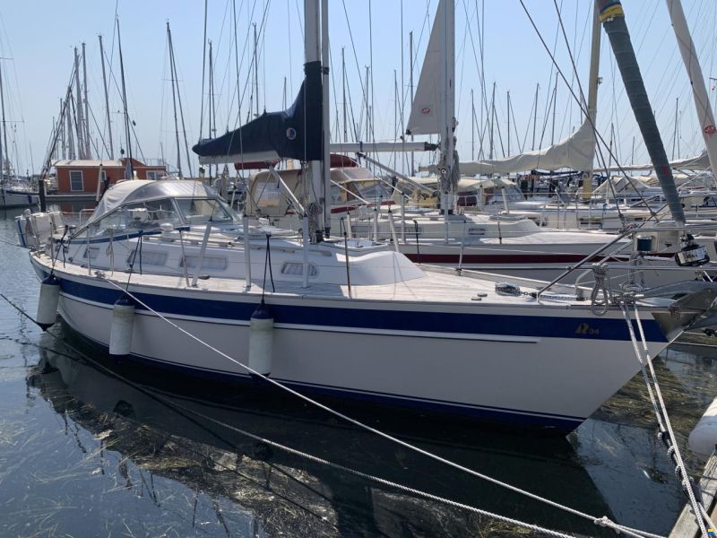 Hallberg-Rassy 34