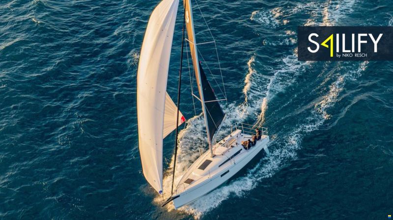 Beneteau First 30 | European Yacht of the Year 20