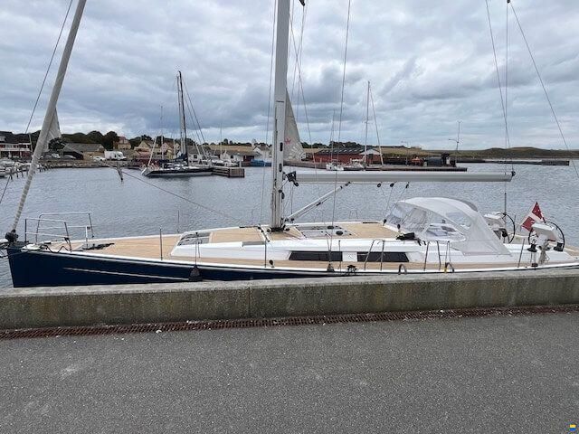Hanse 455 "Queen B" - 2017