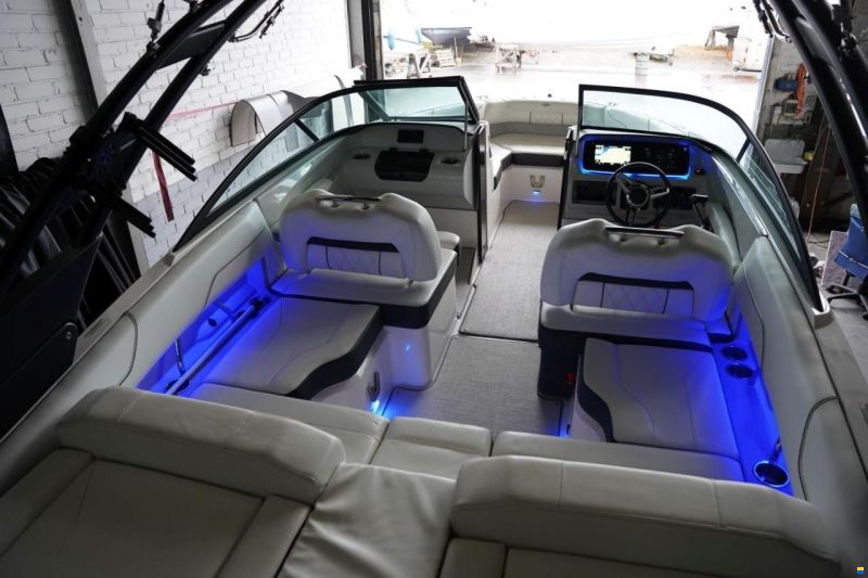 Regal LS2 BOWRIDER