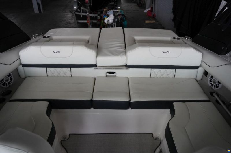 Regal LS2 BOWRIDER