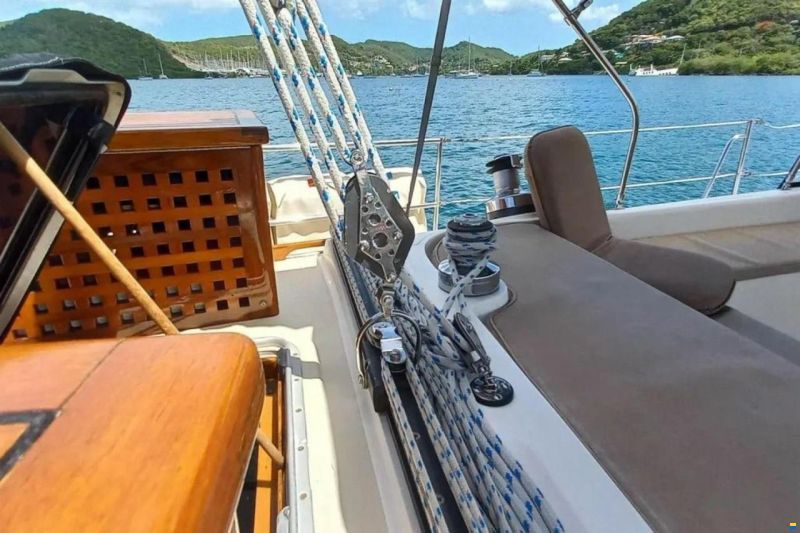 Catalina Morgan Out Island Classic 41