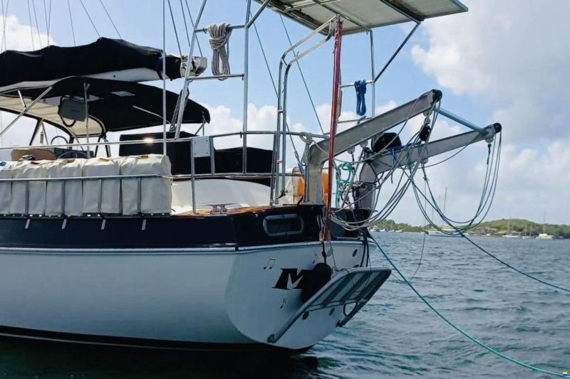 Catalina Morgan Out Island Classic 41