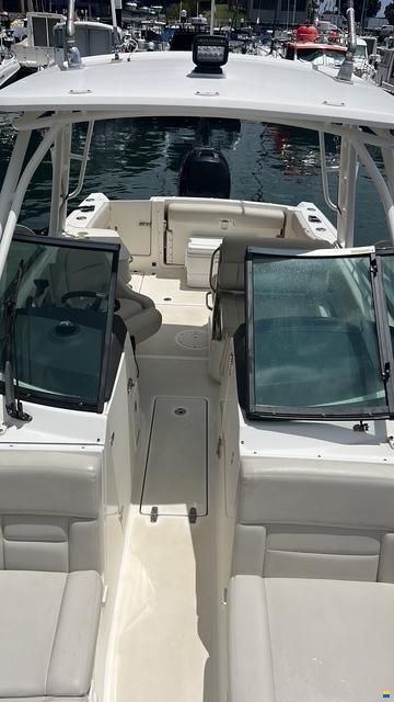 Boston Whaler Vantage 230