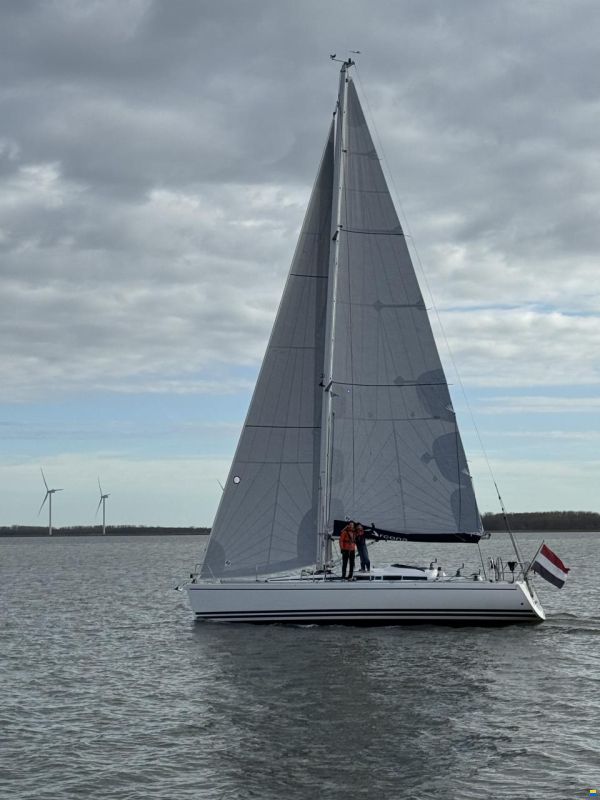 Arcona 370