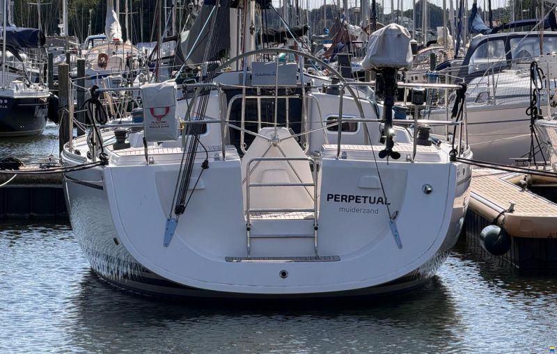 Arcona 370