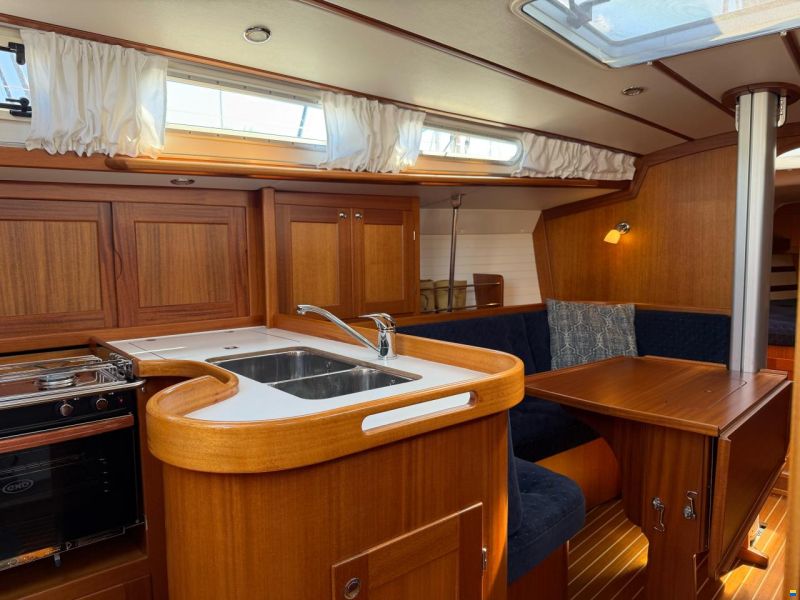 Arcona 370