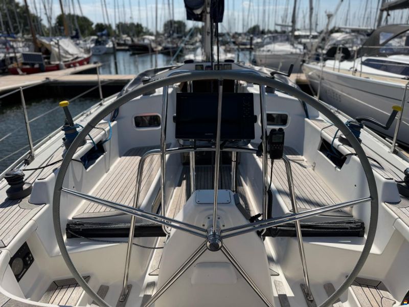 Arcona 370